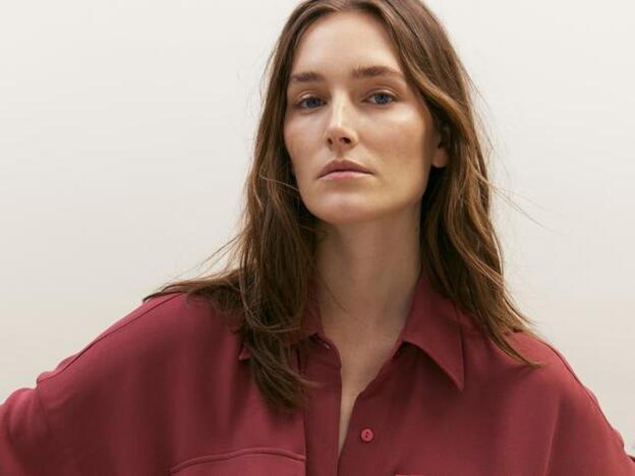 Haz click en la imagen para descubrir más vestidos camiseros que encontrarás en el low cost y que podrás llevarlos con vaqueros hasta que llegue (de verdad) el buen tiempo.