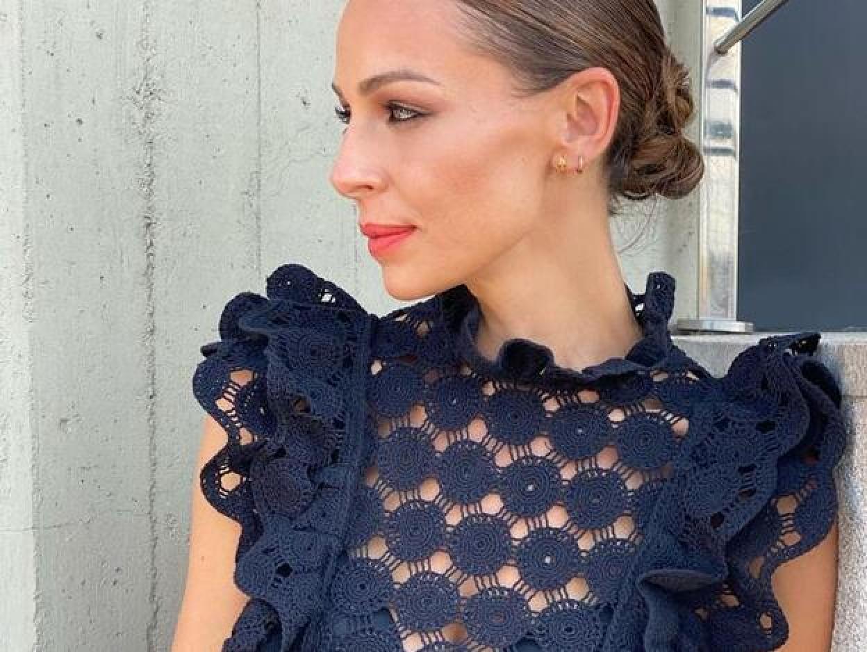 Haz click en la imagen para descubrir las cremas y cosméticos de farmacia más baratos que utilizan las famosas para restar años a su rostro.