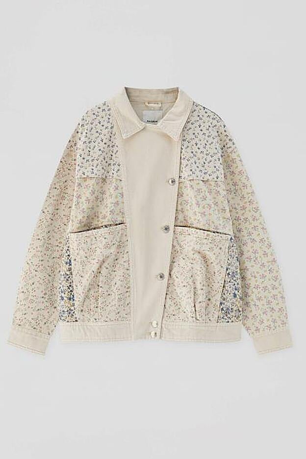 Esta cazadora se convertirá en tu mejor aliado esta temporada, para lucir a juego con el pantalón o para combinar con tus otros estilismos.