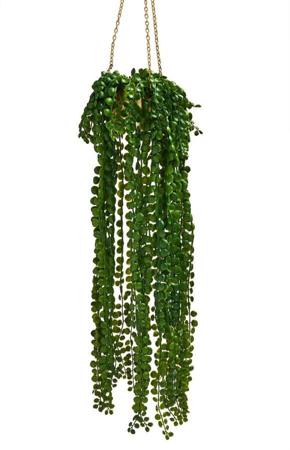 Esta planta artificial con un macetero colgante en color dorado tiene un precio de 7 euros.