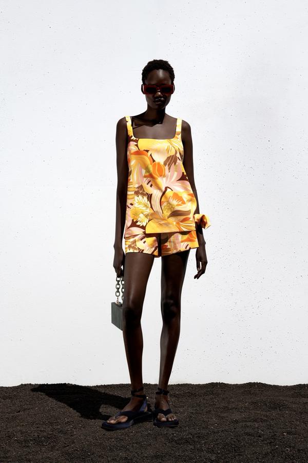 Top de tirantes estampado, de Zara (29,95 €).