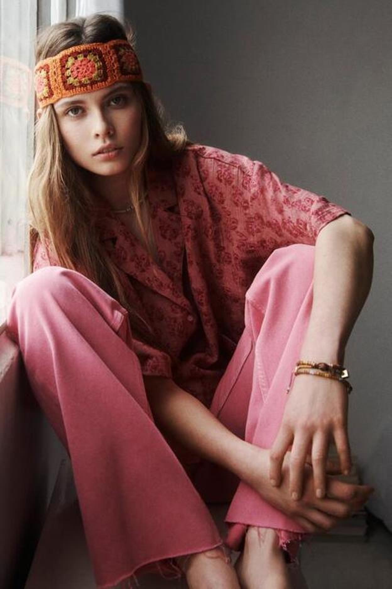 Haz click en la imagen para descubrir otras prendas crochet que son pura tendencia esta temporada y nos recuerda a la ropa de ganchillo que ya nos hacían nuestras abuelas.