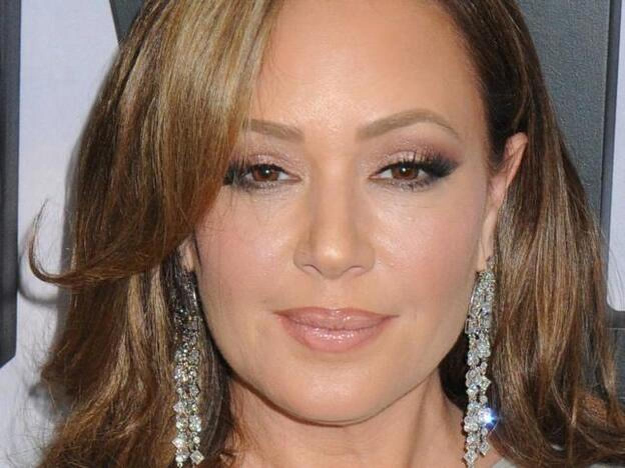 Leah Remini está en lucha contra la cienciología y por ello contra Tom Cruise. Si quieres ver cçomo ha crecido la hija de Tom Cruise y Katie Holmes, Suri Cruise, pincha en la imagen.