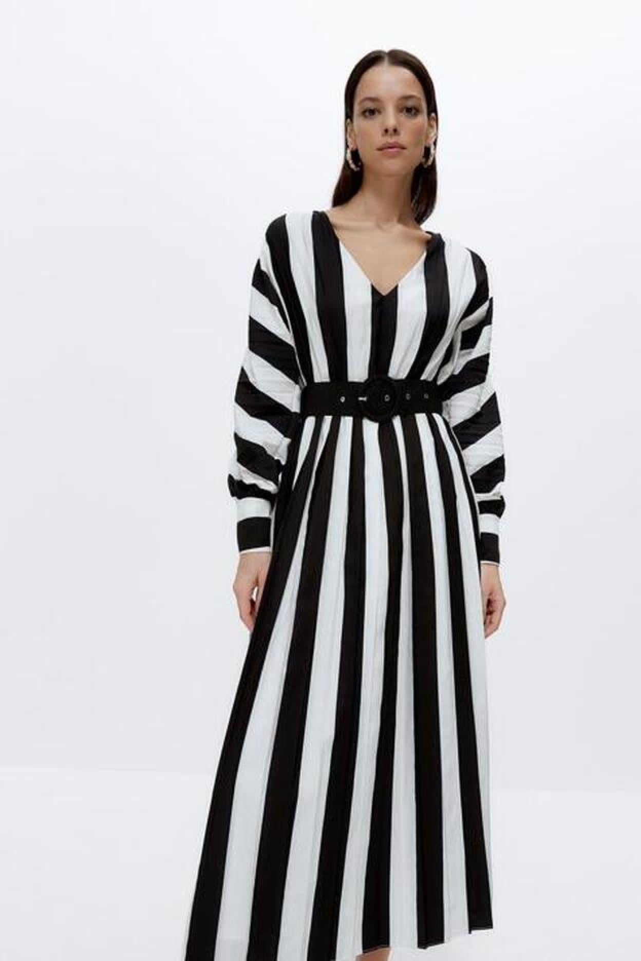 Pincha en la foto para descubrir los vestidos de Zara que vas a querer en tu armario.