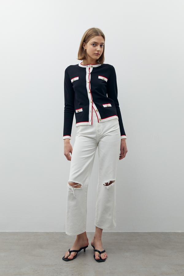 Esta chaqueta con vivos en contraste, rebajada a 9.99 en las mid season de Sfera.