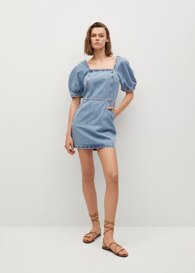 Minivestido en tejido vaquero con manga corta abullonada de Mango (39,99 €).