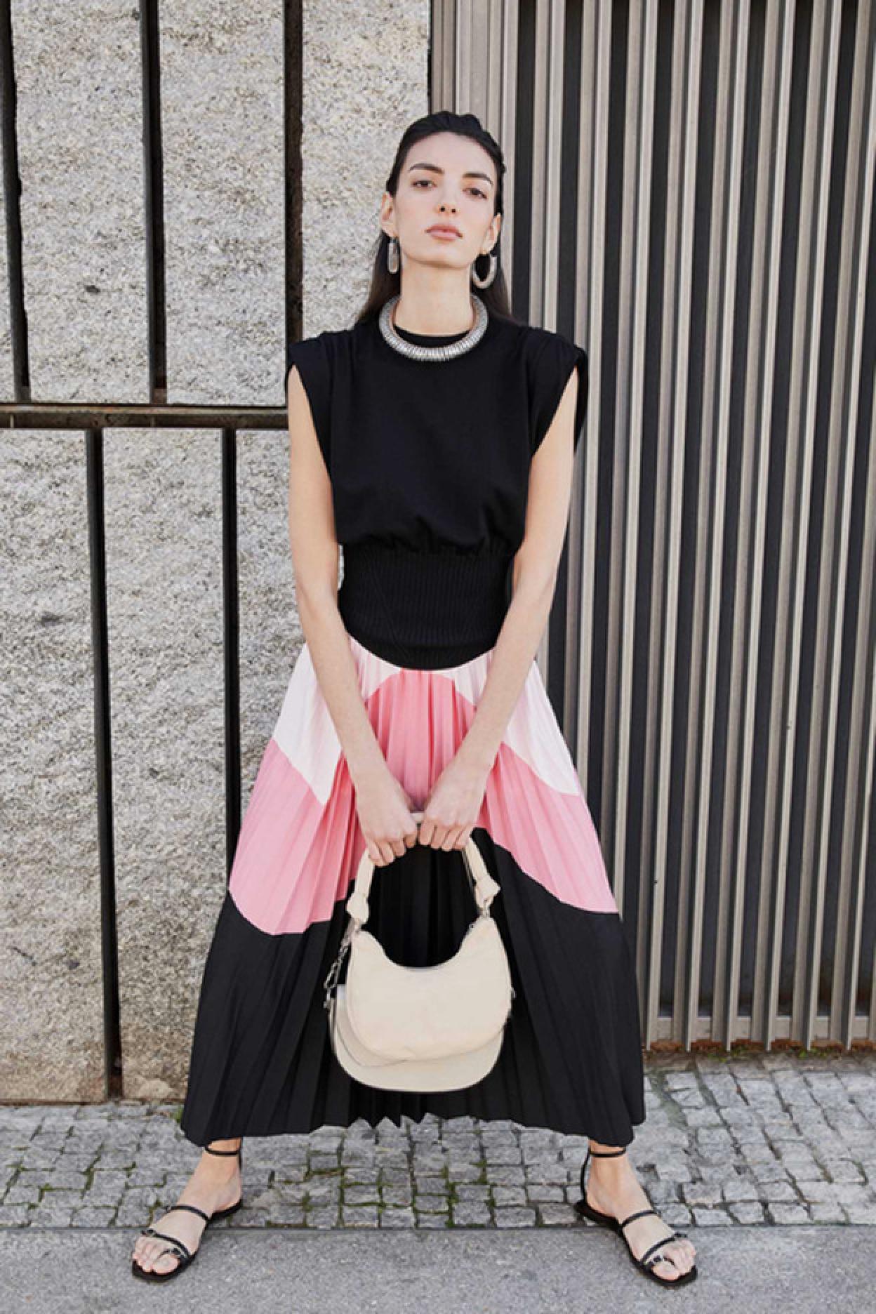 Pincha en la foto para ver 15 diseños ideales de Zara para que encuentres la tuya.