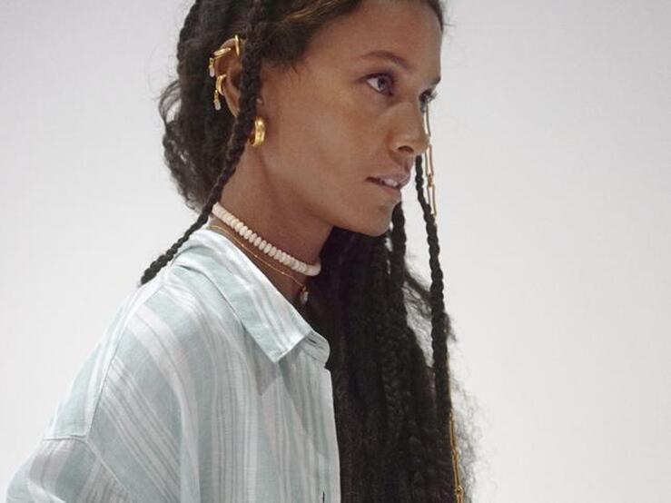 Fotos: Los vestidos, blusas, joyas y complementos más bonitos y cómodos para el verano están en la nueva colección sostenible y artesana de H&M