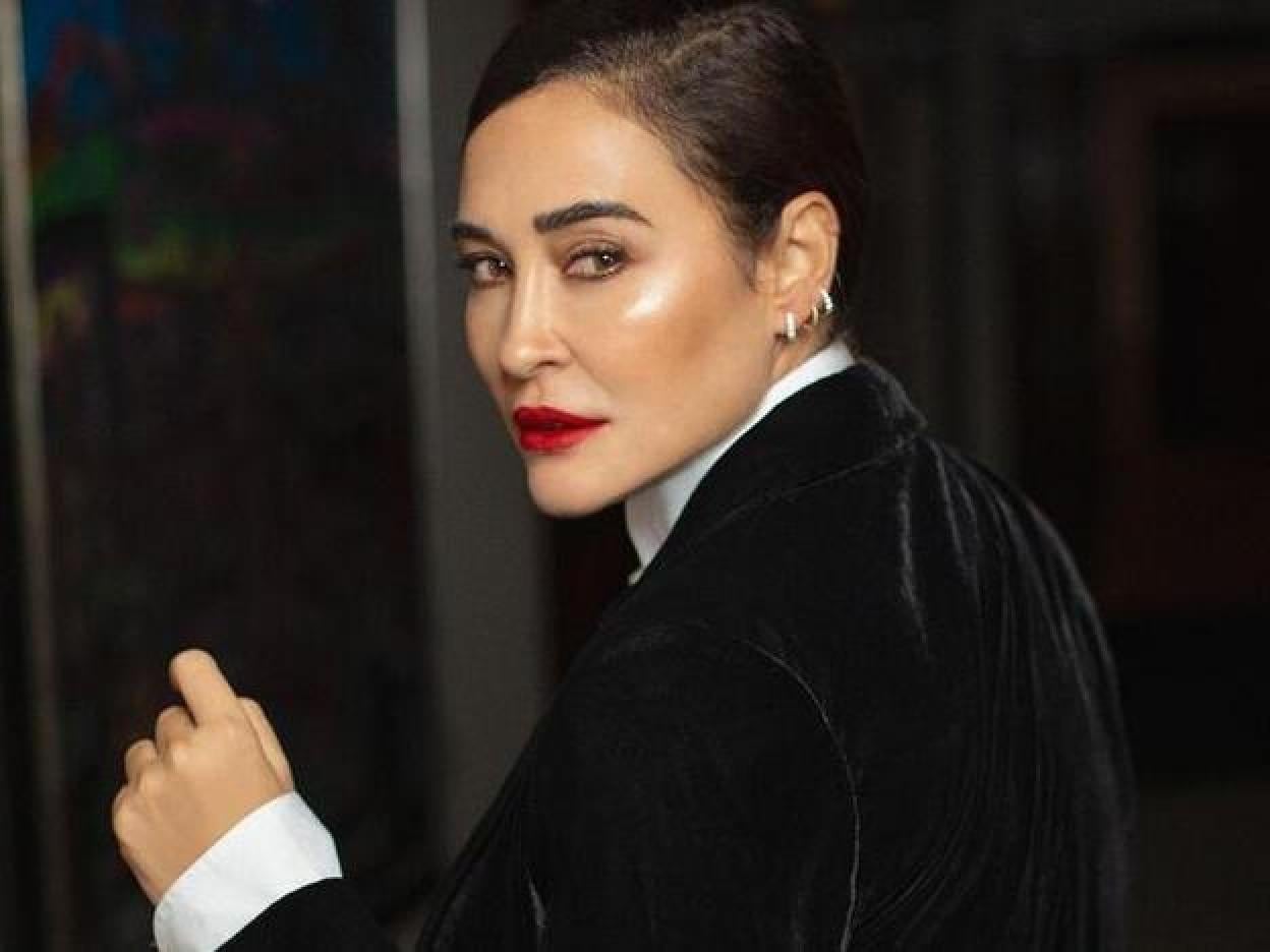 Pincha en la imagen para ver los mejores champús para pelo graso para espaciar lavados y presumir de pelo suelto y limpio durante más tiempo.