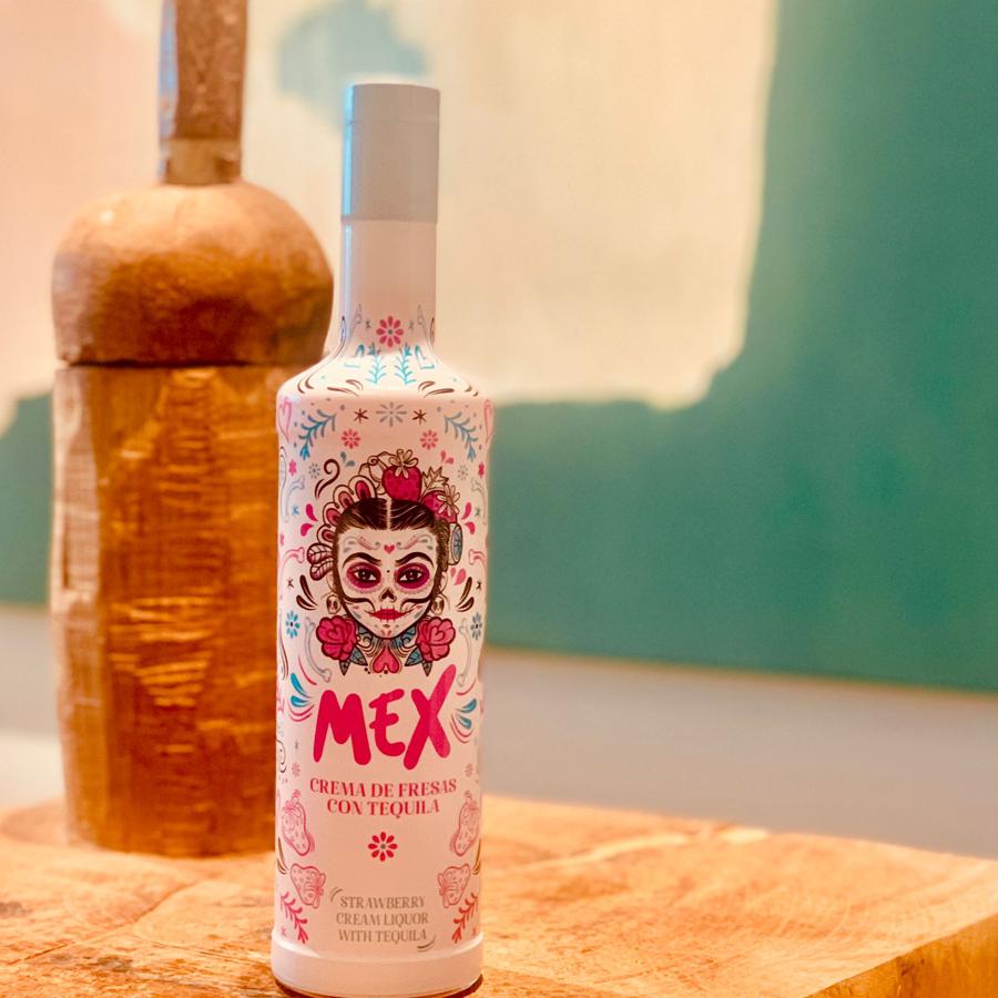 Una de las cremas de tequila de fresa o mango de Mex, para que brindeis juntas por la vidscon actitud.