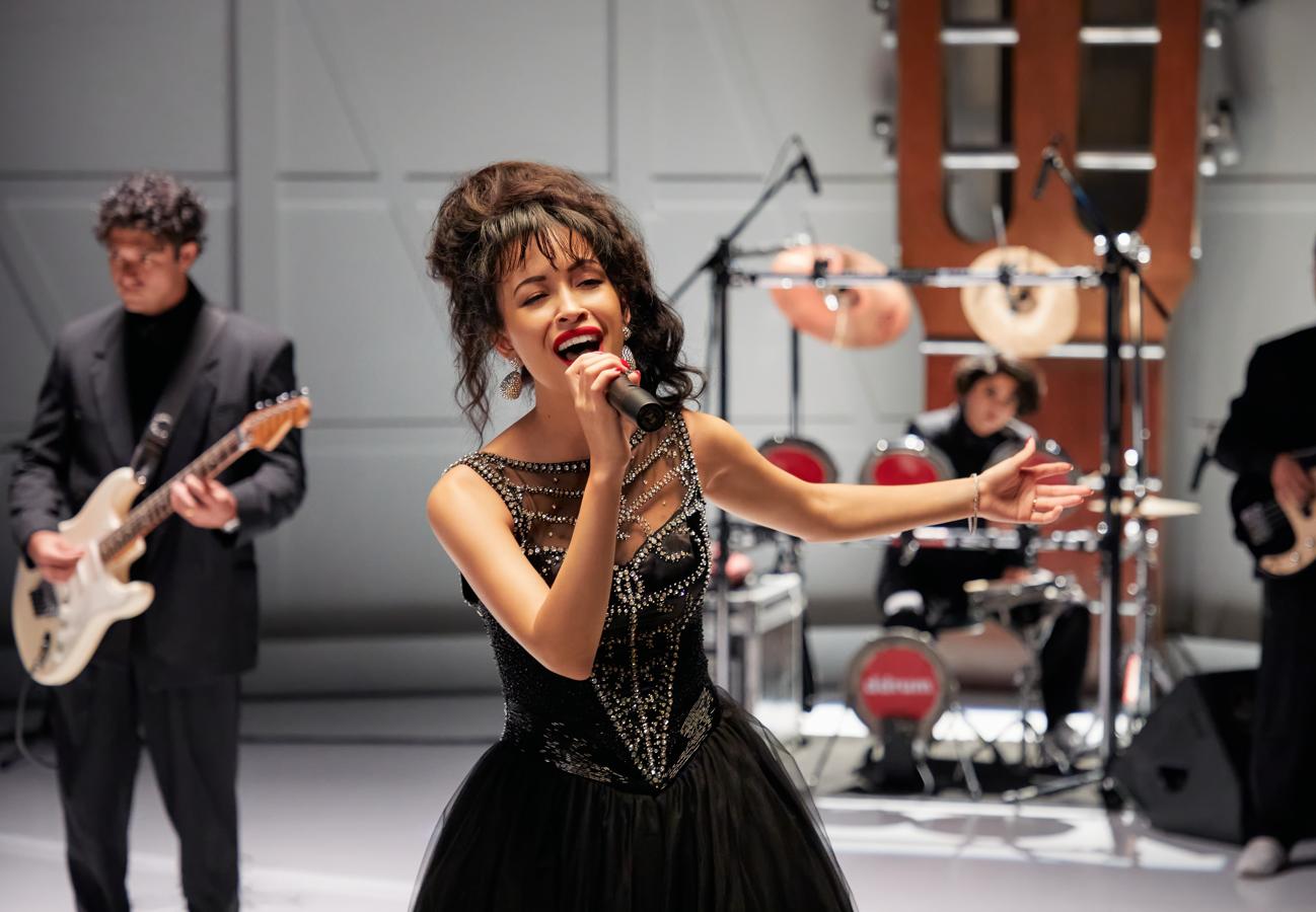 Selena. Temporada 2. Netflix. 14 de mayo. El biopic de la cantante norteamericana regresa para cerrar la historia protagonizada por Christian Serratos y en la que los seguidores de la solista podrán disfrutar de esa parte de su vida en la que trataba de equilibrar familia, amor y una floreciente carrera que consiguió tras duros años de trabajo y sacrificio.