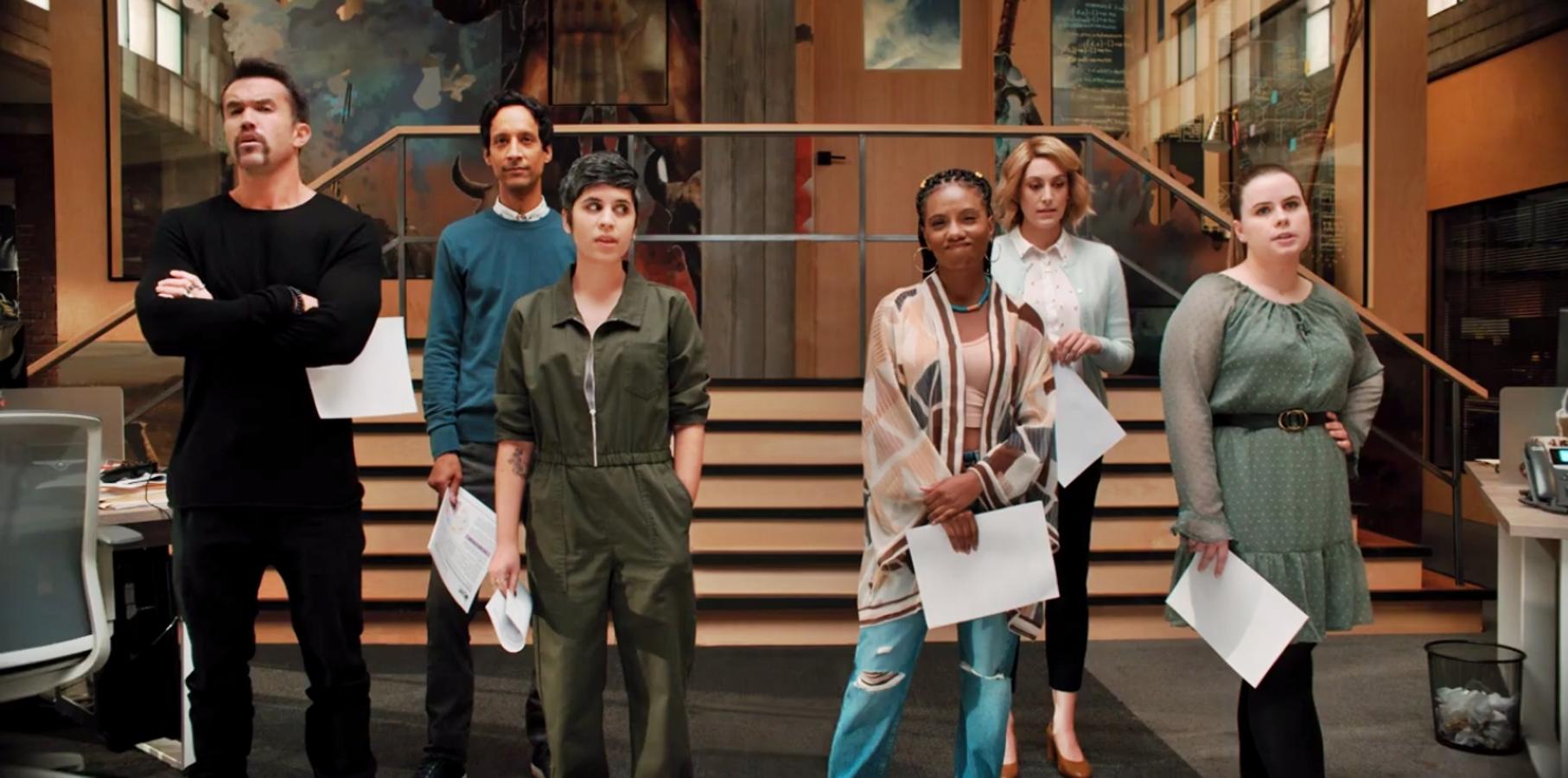 Mythic Quest. Temporada 2. Apple Tv. 7 de mayo.Calificada por muchos como la gran comedia de la plataforma, esta producción regresa con nuevos episodios para seguir contando el día a día de un estudio de desarrollo de videojuegos, explorando las complejidades de la condición humana a través de formas divertidas e innovadoras. Una sátira sobre el mundo de los videojuegos que hará las delicias de los amantes de ‘The Office’.