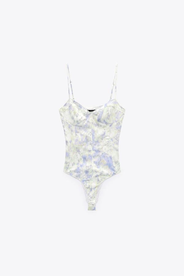 Body con estampado de flores multicolor de Zara (19,99 euros)
