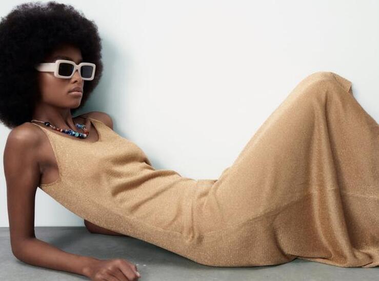 Fotos: Un vestido midi de punto es la prenda definitiva con la que tu estilo rejuvenecerá al momento