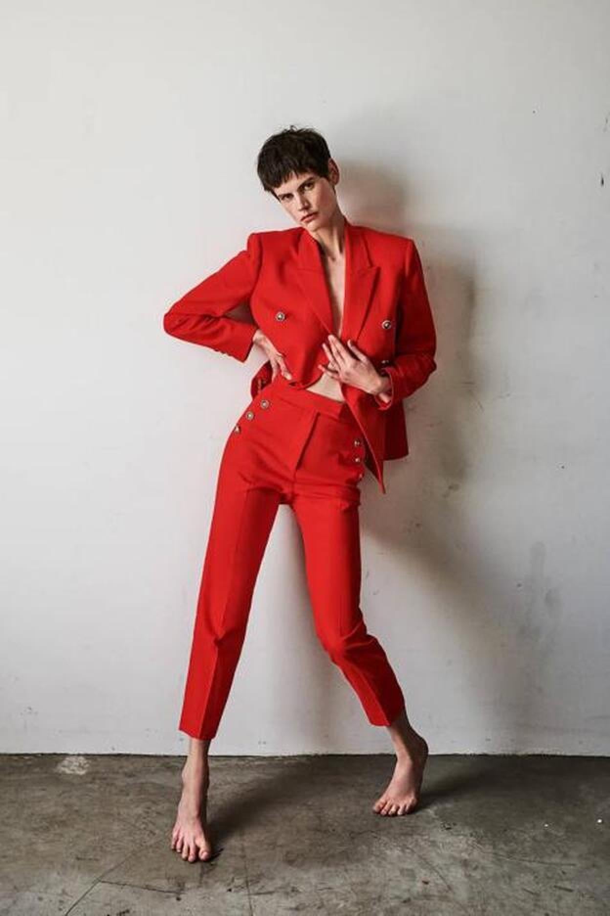 Pincha en la foto para ver las prendas comodín de Zara que te resolverán todos los looks de primavera (y todas cuestan menos de 30 euros)