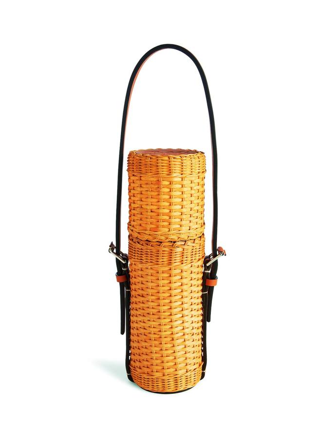 Botellero de mimbre de Ralph Lauren Home (c.p.v.).