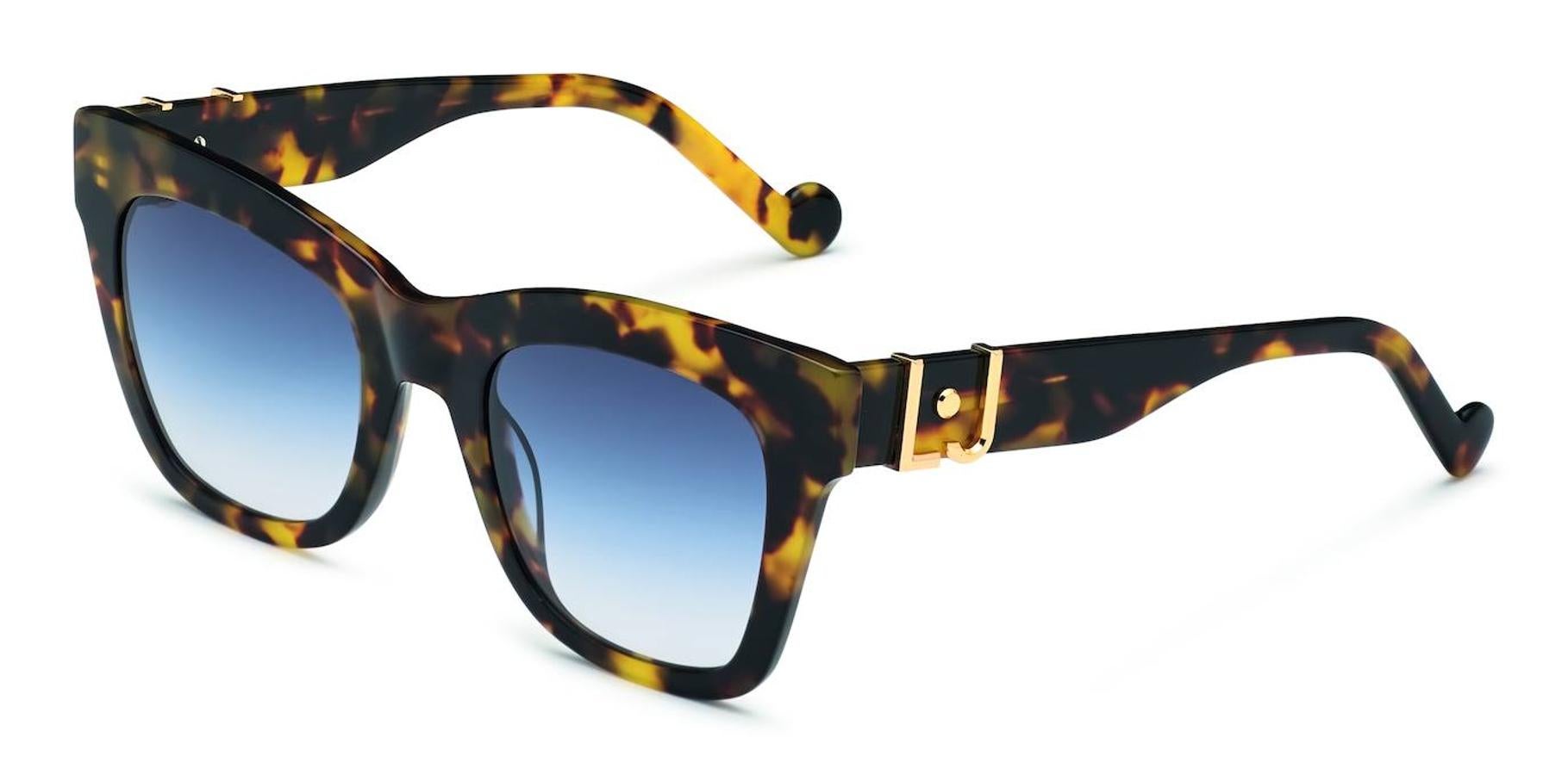 Gafas de sol de pasta con efecto Carey, de Liu Jo (145 €).