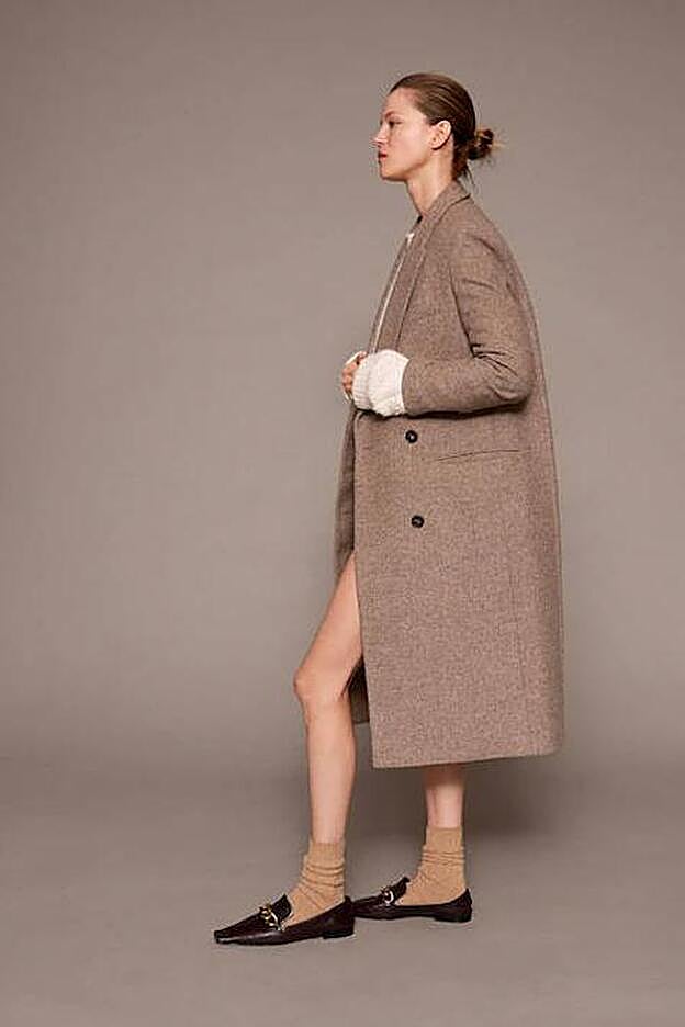 El mocasín color vino tinto lo puedes encontrar en los númreos del 36 al 42