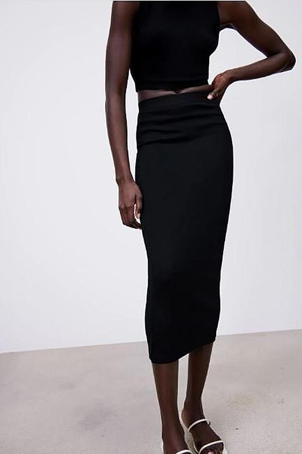 La falda midi de Zara.