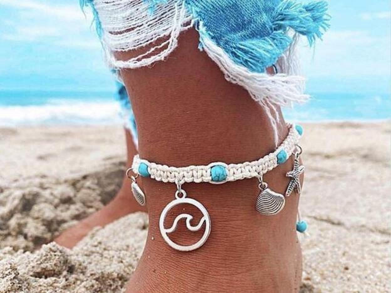 Pincha en la foto para ver los pendientes de Zara que parecen de lujo para dar el toque final a tus looks de primavera