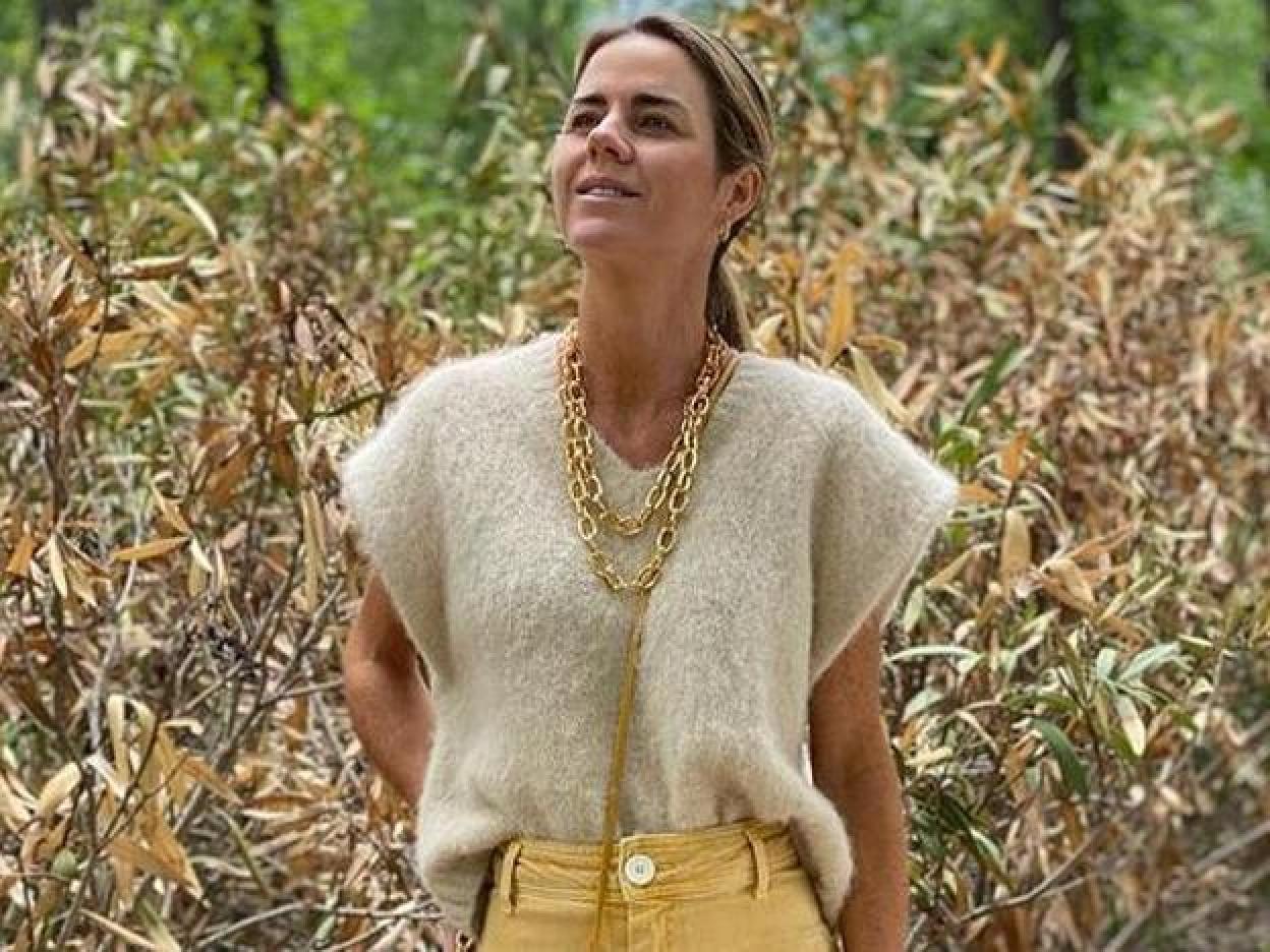 Los pantalones de cintura asimétrica también son pura tendencia esta temporada: ficha los más bonitos y estilizadores del low cost para crear looks originales y rejuvenecedores.