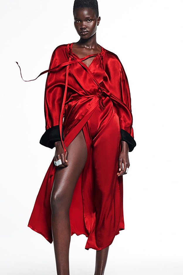 Batín vestido inspirado en el boxeo de la colección de Everlast para Zara.