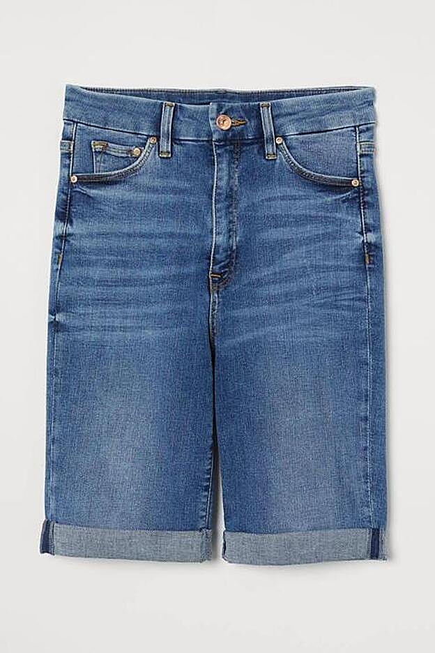 H&M nos trae unas bermudas confeccionada con algodón y embrace