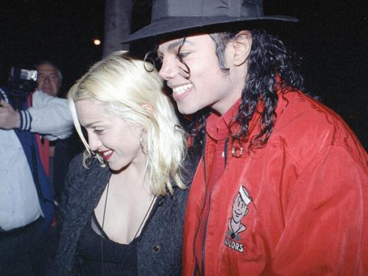 PIncha en la foto para ver 12 miniseries y películas sobre crímenes reales.