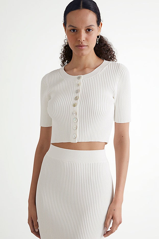 Conjunto de chaqueta con manga corta y falda de tubo de & Other Stories.