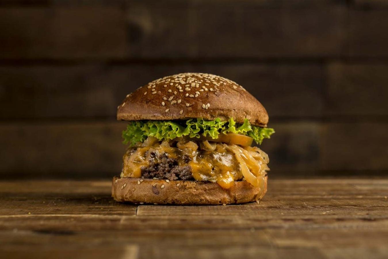 En el Canalla Bistró de Ricard Camarena, en el barrio de Ruzafa, en Valencia (Calle Mestre Josep Serrano, 5).