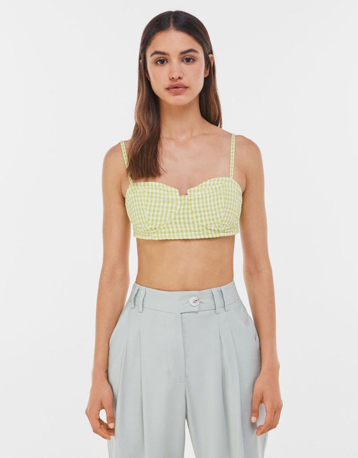 Top de tirantes con aros, de Bershka (12,99 €).