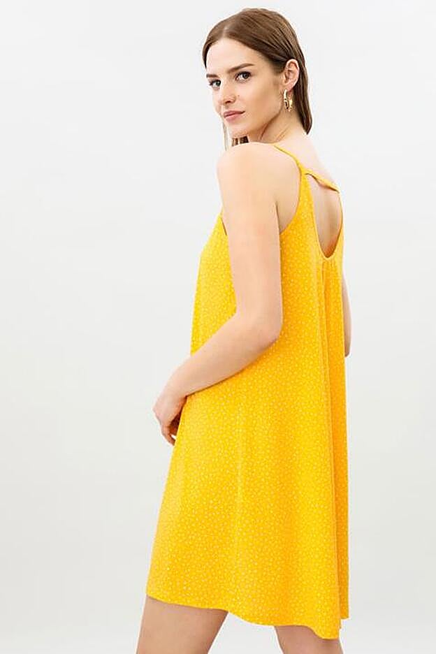 Disponible en cuatro estampados y colores diferentes, es perfecto para lucir en cualquier ocasión.