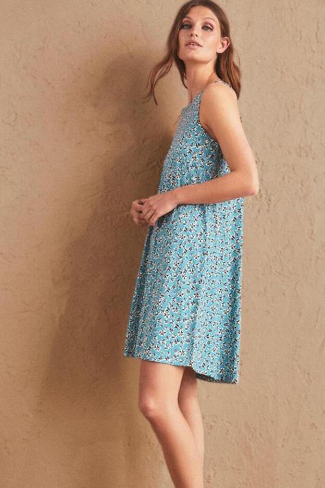 Pincha en la imagen y descubre las 12 prendas y accesorios de Lefties que tu armario necesita esta temporada por menos de 10 euros.