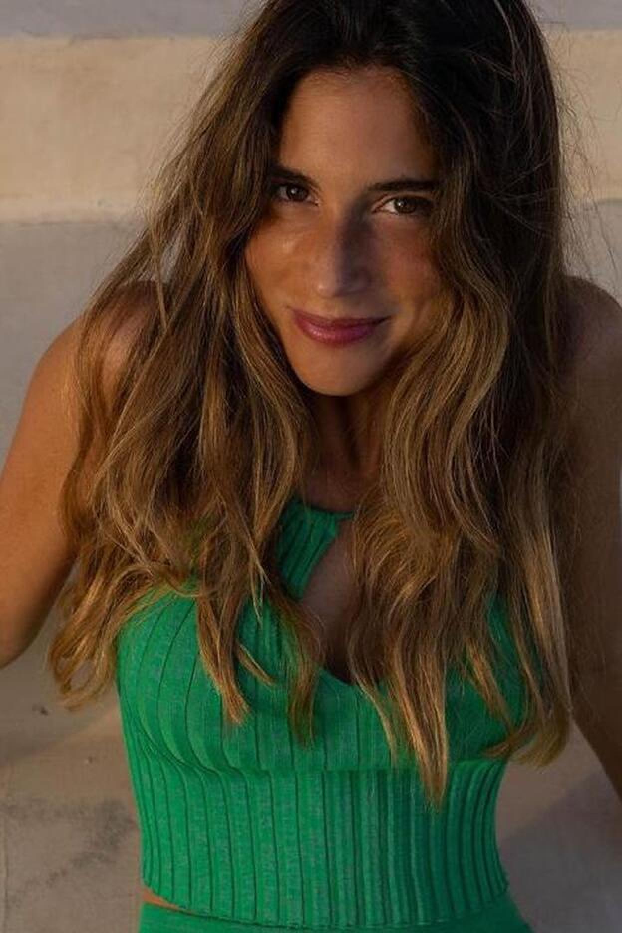 Haz click en la imagen para descubrir los 10 mejores productos capilares para envitar el encrespamiento en la playa y en la piscina.