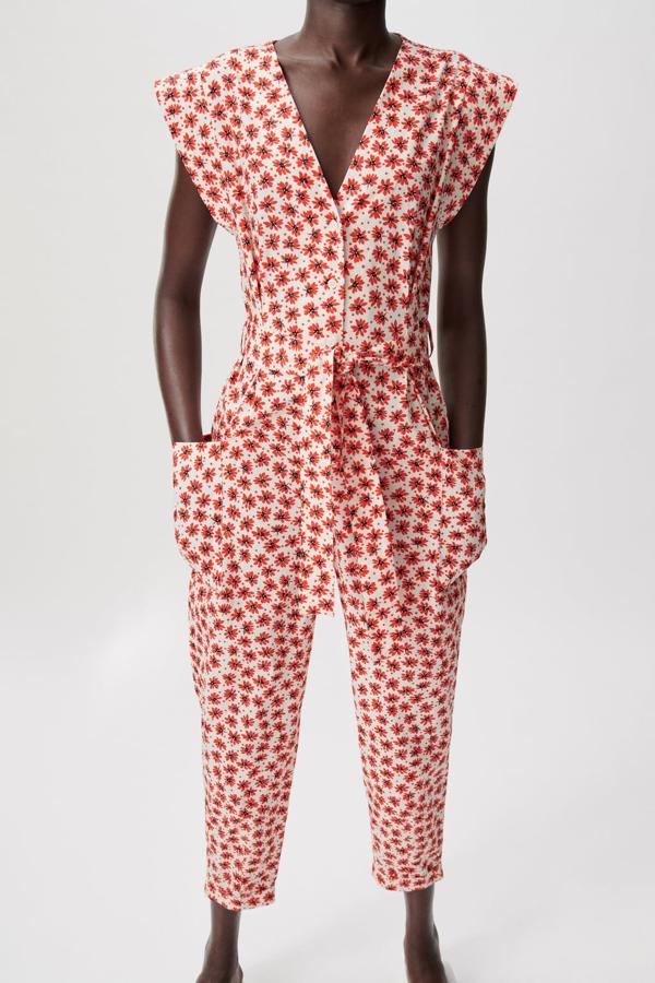 Mono con estampado multicolor de Zara (39,99 euros)