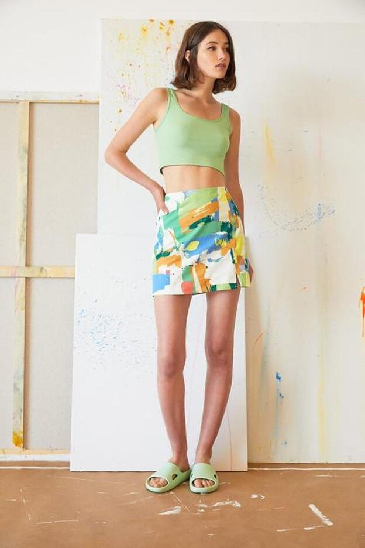 Pincha en la imagen para descubrir las sandalias, cuñas y deportivas que se llevan este verano.