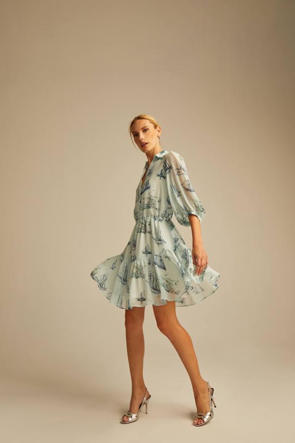 Desde & Me Unlimited lucen con orgullo la etiqueta Hecho en España y tienen entre sus valores de marca la sostenibilidad como un objetivo posible. Por ello, dicen estar al tanto de las últimas novedades en materia de textiles sostenibles buscando nuevas alternativas que les permitan optimizar lo tradicional que se han reflejado en prendas como este vestido estampado (135,90 euros).