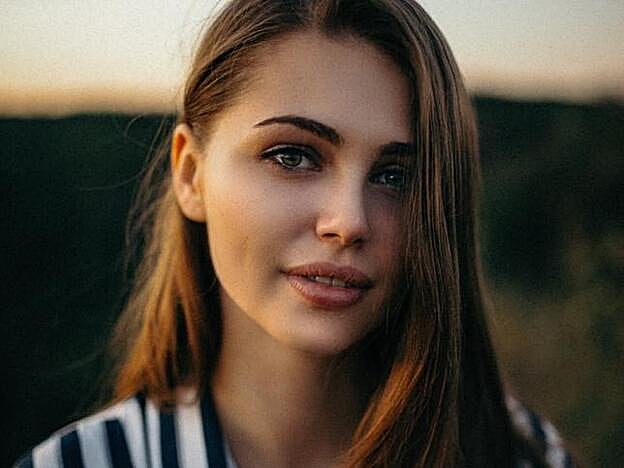 Elimina las persistentes arrugas de la frente con estos sérums y parches que dejarán tu piel lisa y rejuvenecida