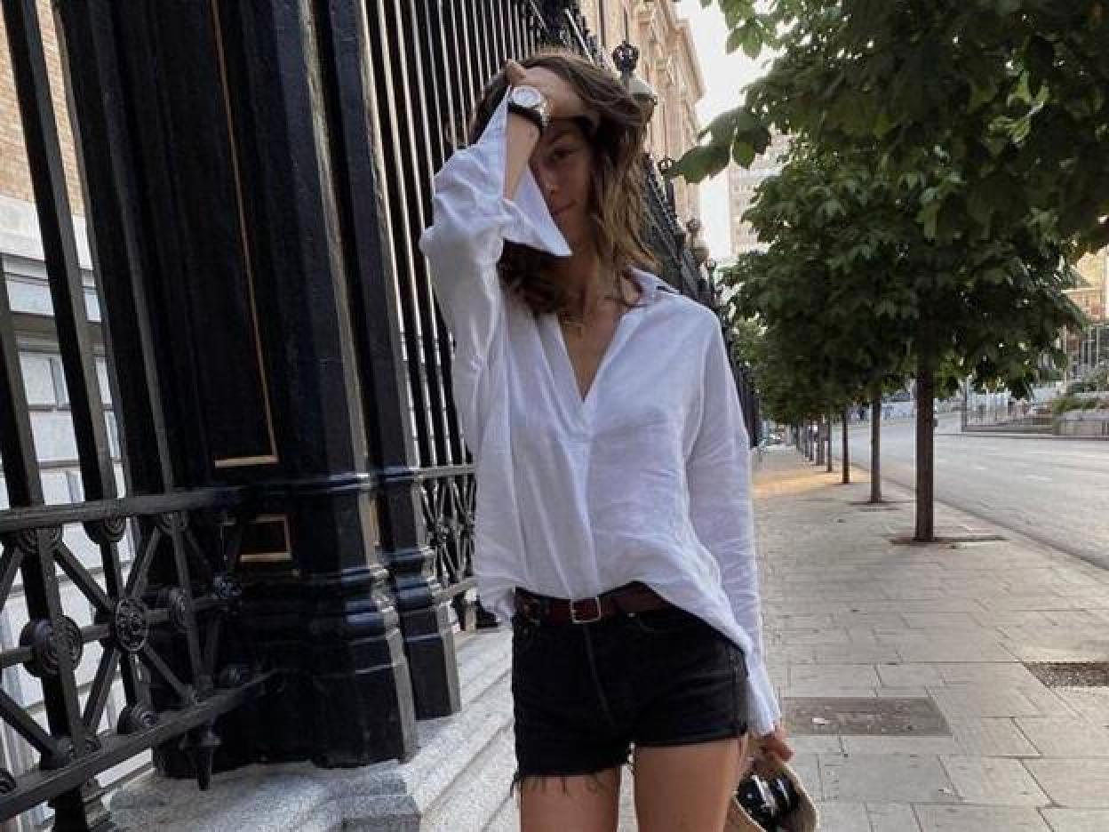 Pincha en la foto para ver 7 pantalones anchos con cintura alta de Uterqüe que sientan de maravilla y son comodísimos