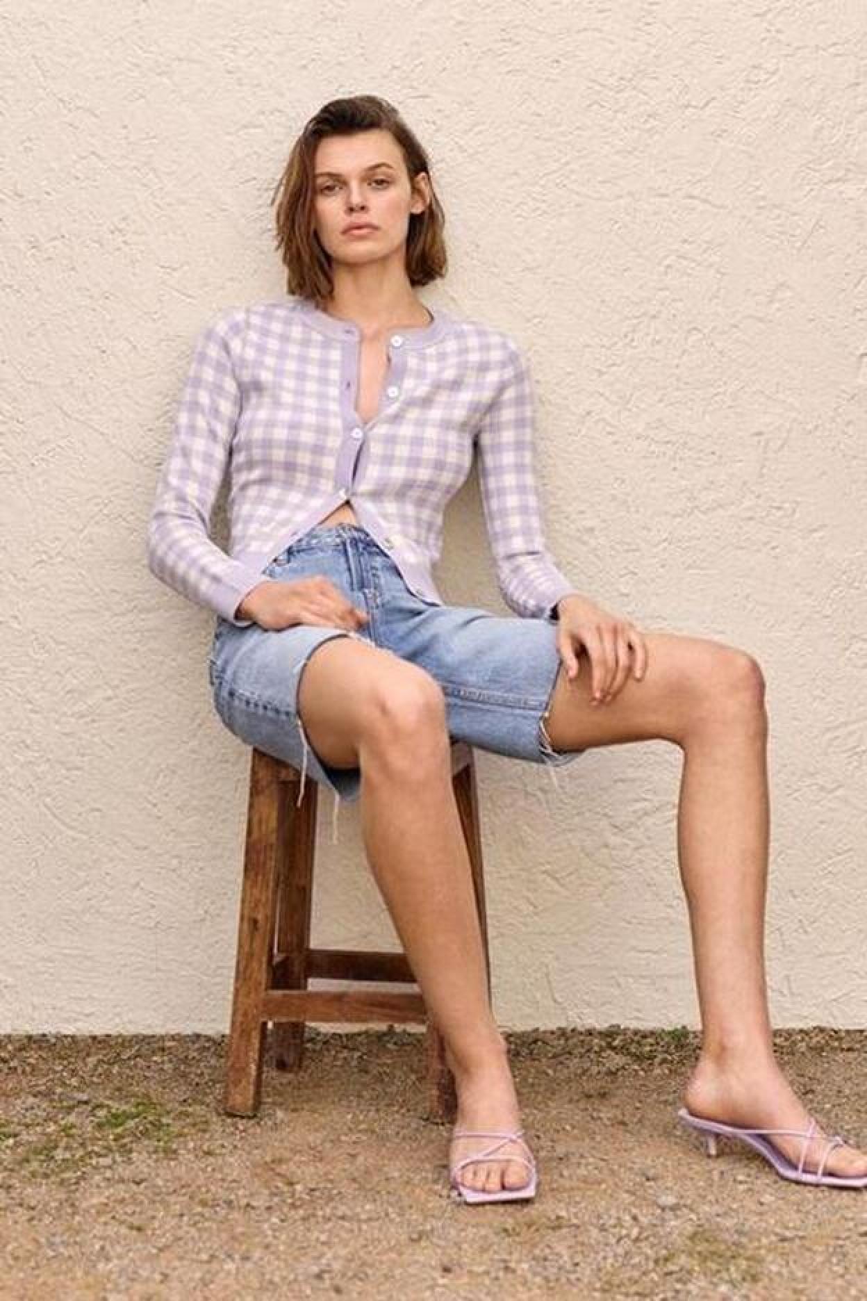 Pincha en la imagen para descubrir todo el calzaco cómodo súper tendencia que propone Mango para estar temporada: sandalias, mocasines, cuñas...