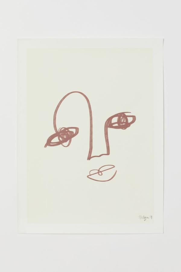 Añade un toque original a la pared, de una forma asequible con esta lámina de H&M Home. Con la venta privada, cuesta 13,99 euros.