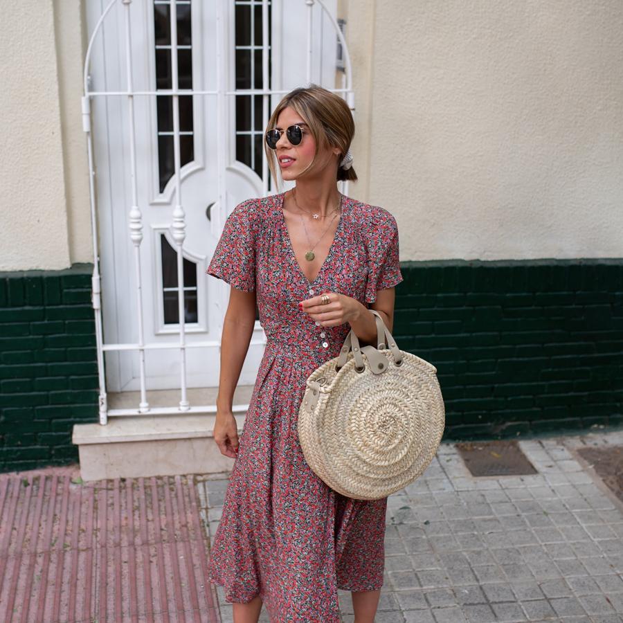 Vestido abotonado con estampado de flores de Oysho (35,99 euros)