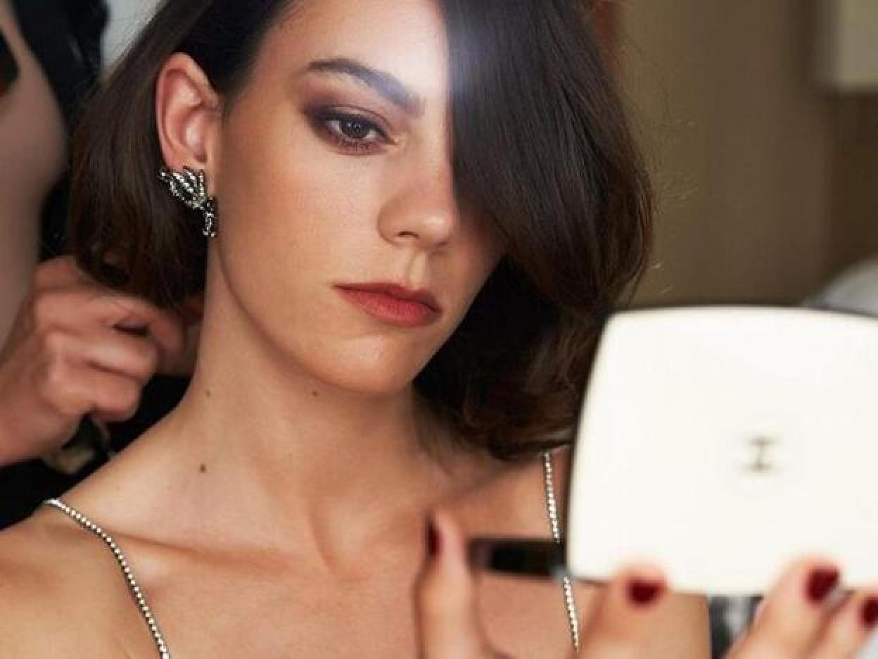 Pincha en la imagen para descubrir a las famosas mejor vestidas en el Festival de Málaha 2021.