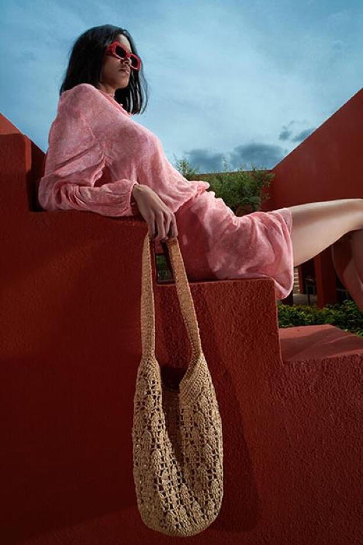 Pincha en la imagen para descubrir los 12 mini vestidos de Pull&Bear que sientan de maravilla y ya están arrasando.