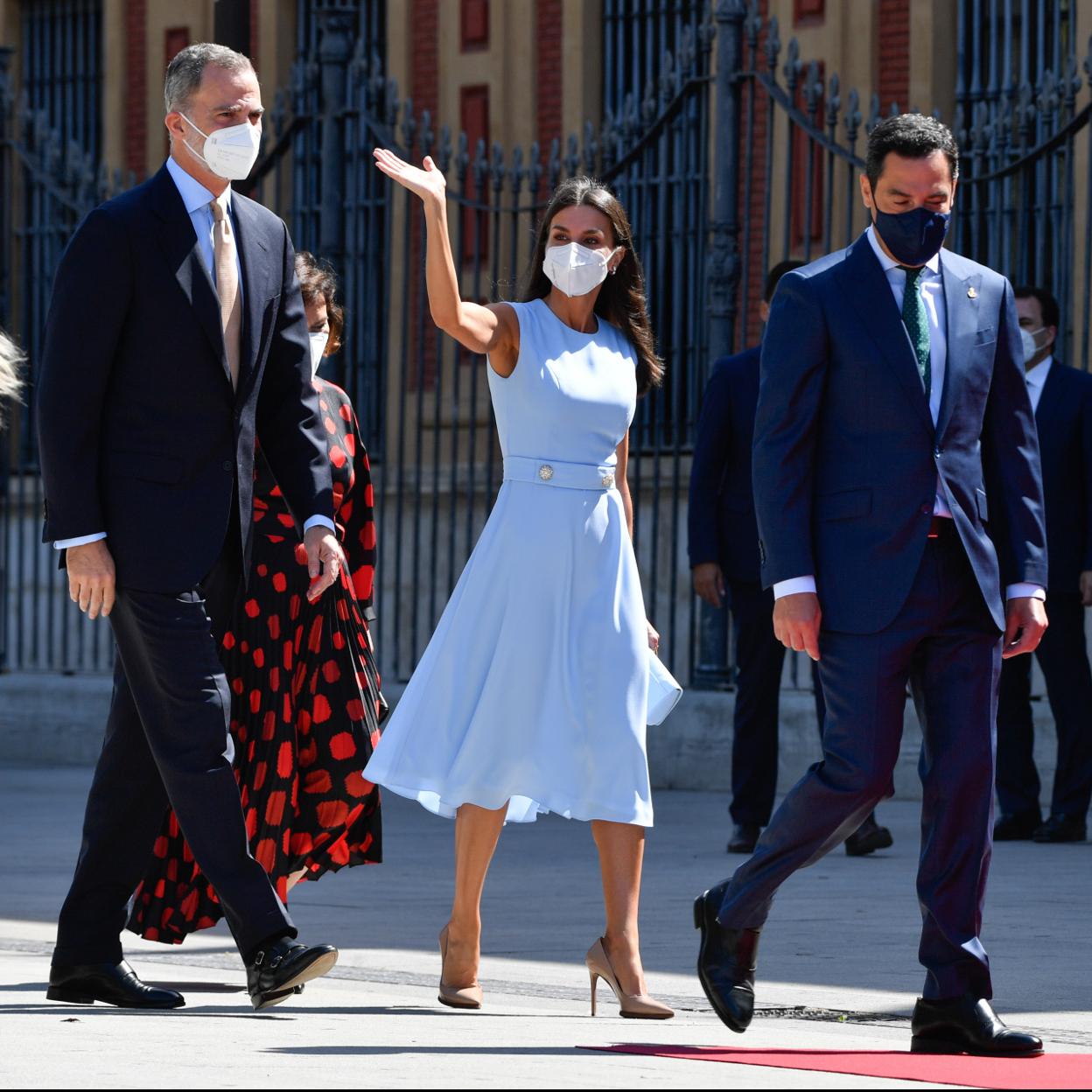 Pincha en la foto para ver 15 vestidos nuevos de marcas españolas que podría estrenar la Reina Letizia esta primavera