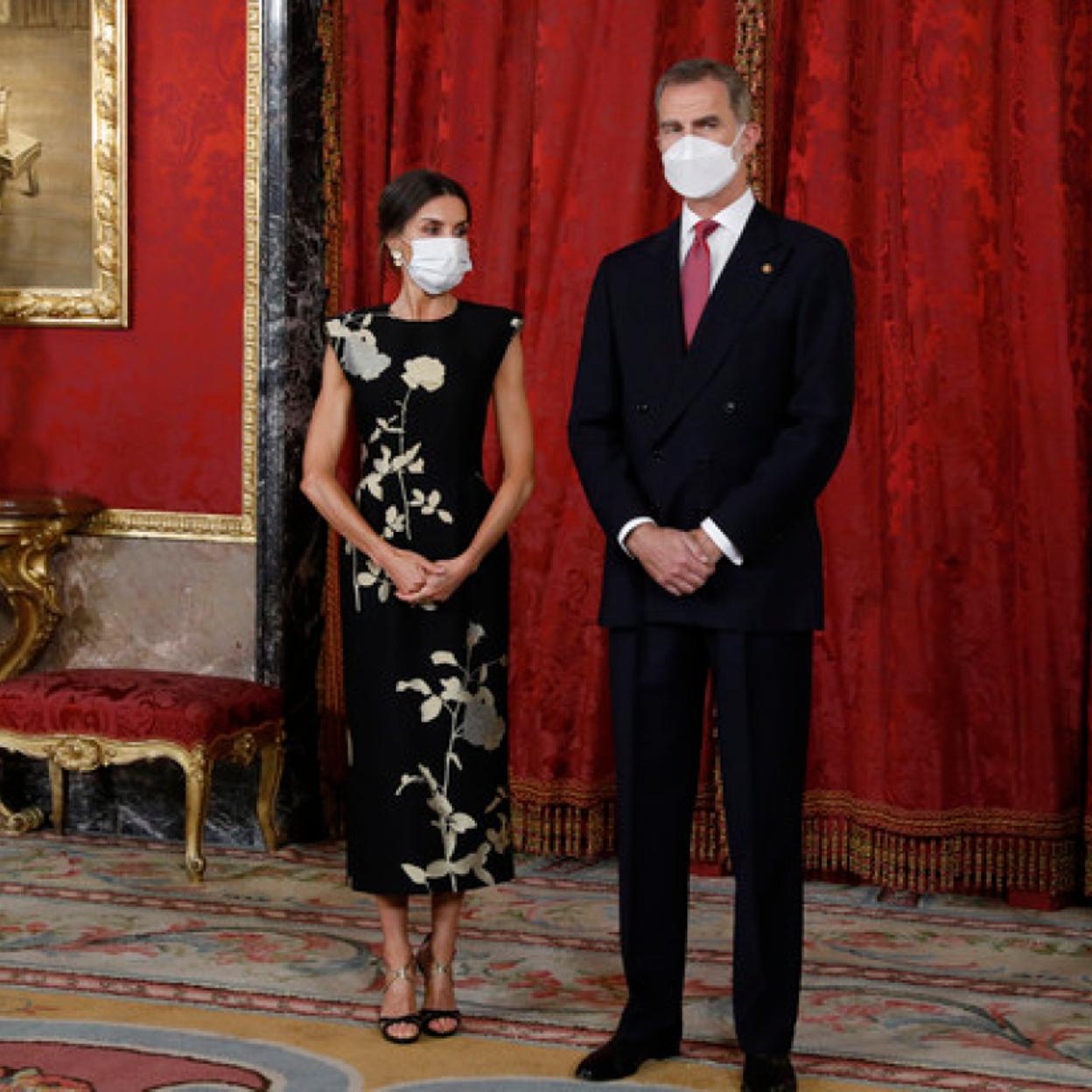 Pincha en la foto para ver los vestidos de gala más impresionantes de la Reina.