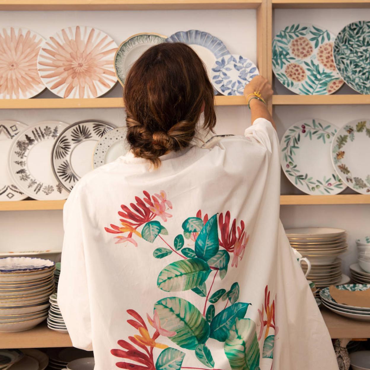 Pincha en la foto para ver 10 looks de street style que no pasan de moda y que vamos a copiar este verano a las influencers