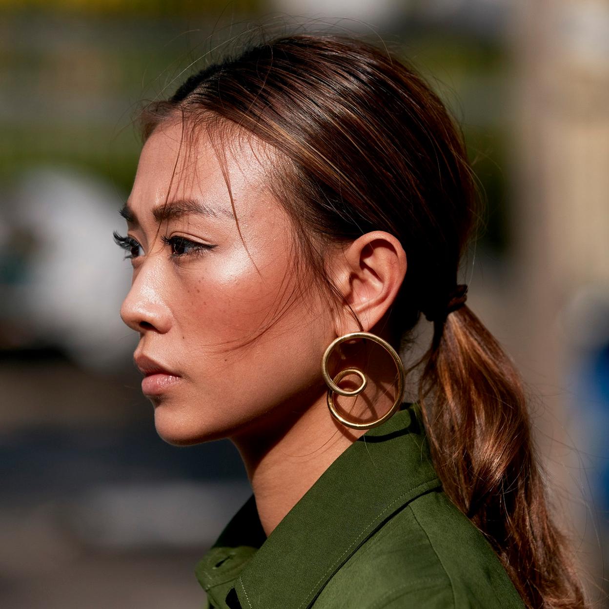 Pincha en la imagen para conocer los sérums de cosmética coreana más vendidos que triunfan por su efecto antiedad.