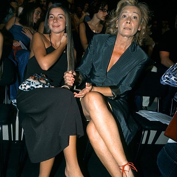 Alba santana y Mila Jiménez, fotografiadas en la Pasarela Cibeles en 2001. 