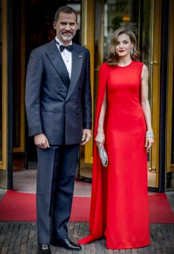 Imagen secundaria 2 - Los Reyes en el 50 cumpleaños de Guillermo de Holanda.